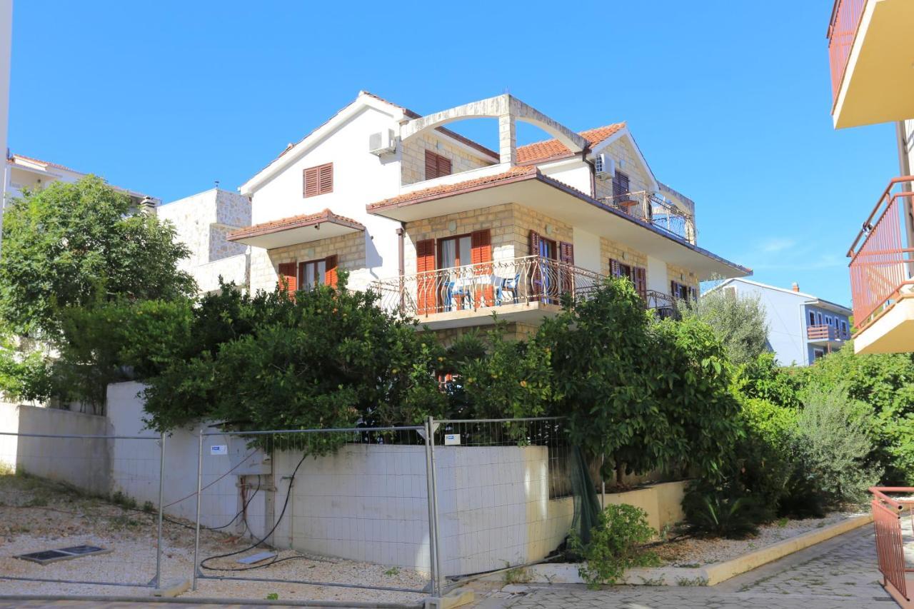 Apartments By The Sea Arbanija, Ciovo - 17332 Trogir Exterior photo