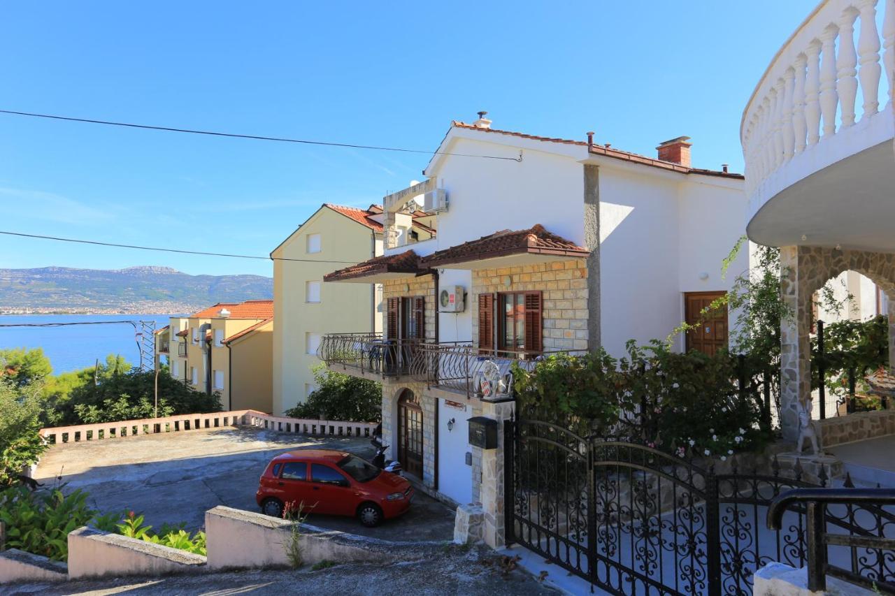 Apartments By The Sea Arbanija, Ciovo - 17332 Trogir Exterior photo