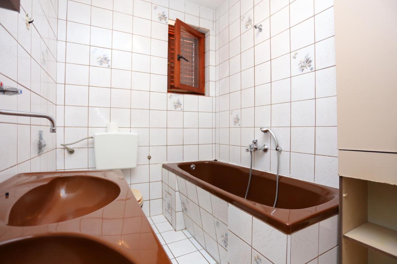 Apartments By The Sea Arbanija, Ciovo - 17332 Trogir Exterior photo