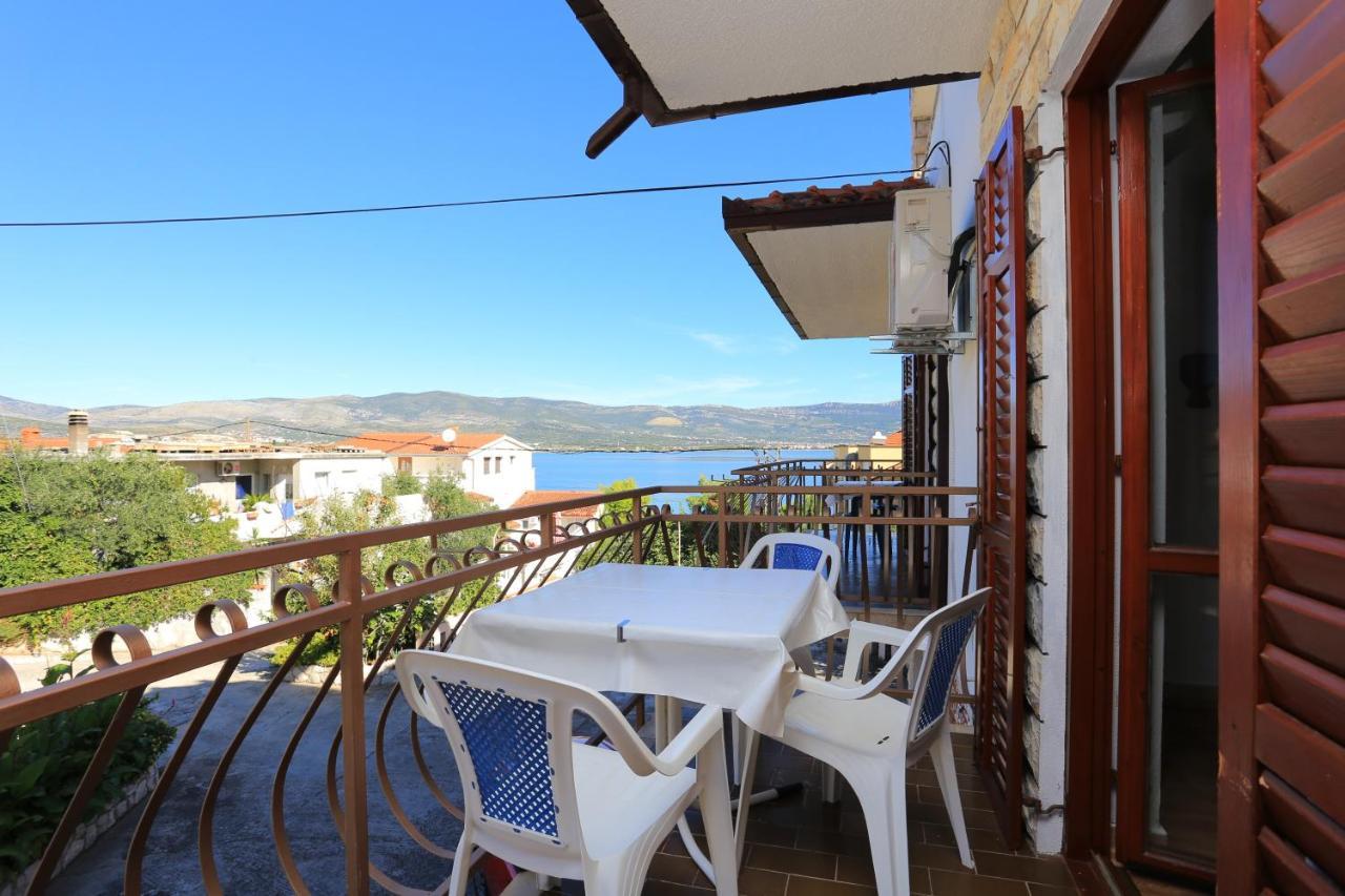 Apartments By The Sea Arbanija, Ciovo - 17332 Trogir Exterior photo