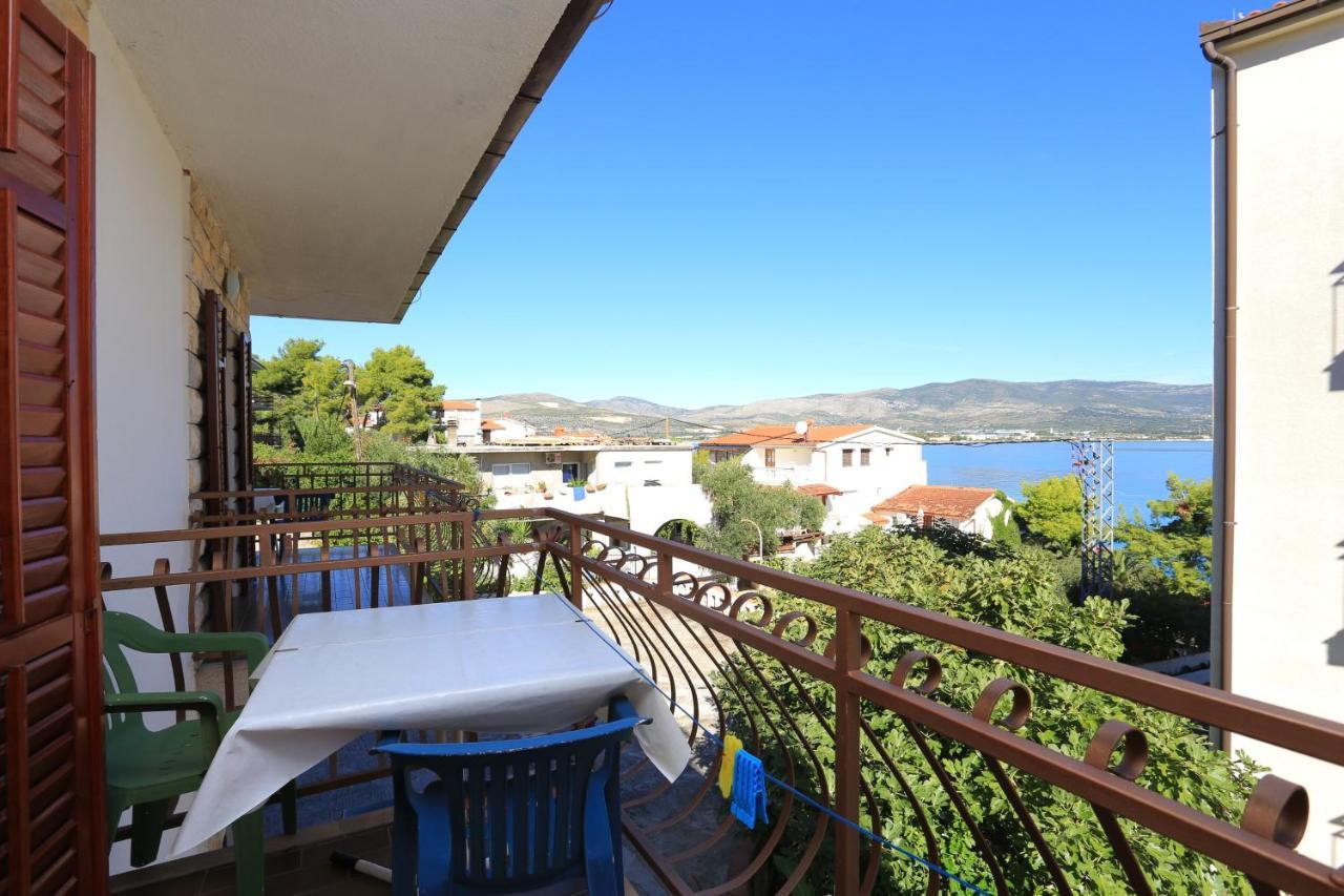 Apartments By The Sea Arbanija, Ciovo - 17332 Trogir Exterior photo