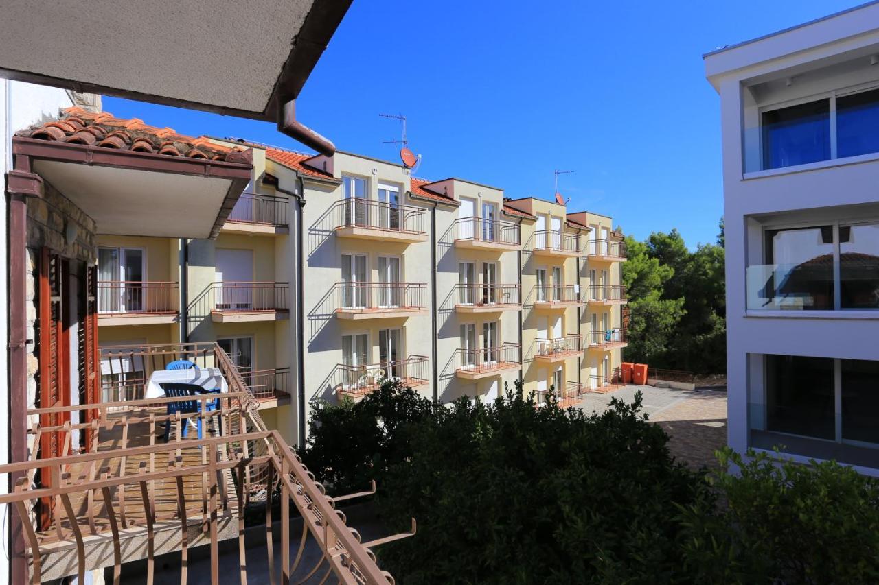Apartments By The Sea Arbanija, Ciovo - 17332 Trogir Exterior photo