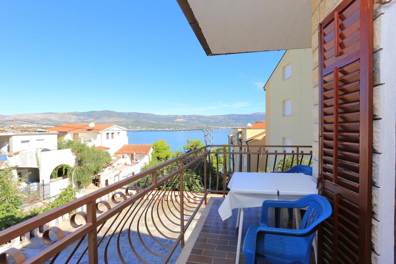Apartments By The Sea Arbanija, Ciovo - 17332 Trogir Exterior photo